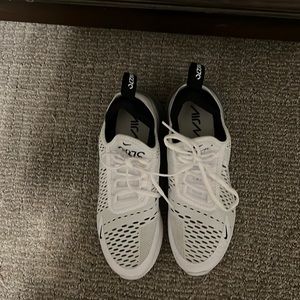 Nike Airmax Shoes. ONLY WORN ONCE